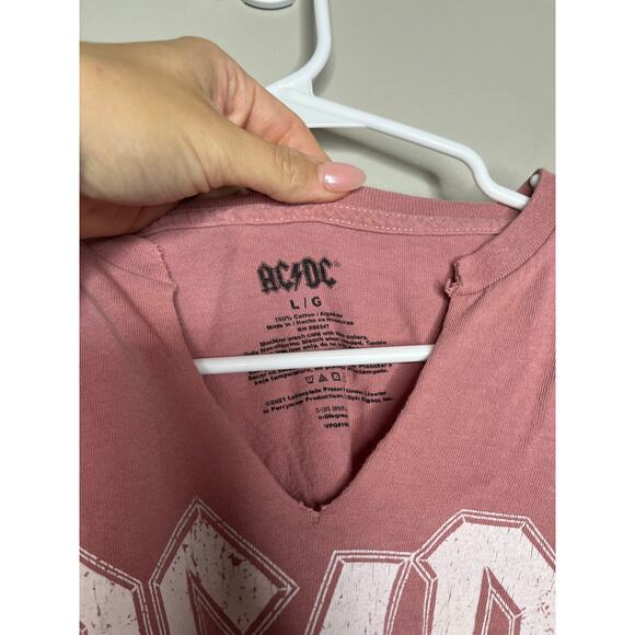 ACDC Light Pink and White Cropped V Neck Graphic Tee Shirt Size Large - Picture 4 of 4